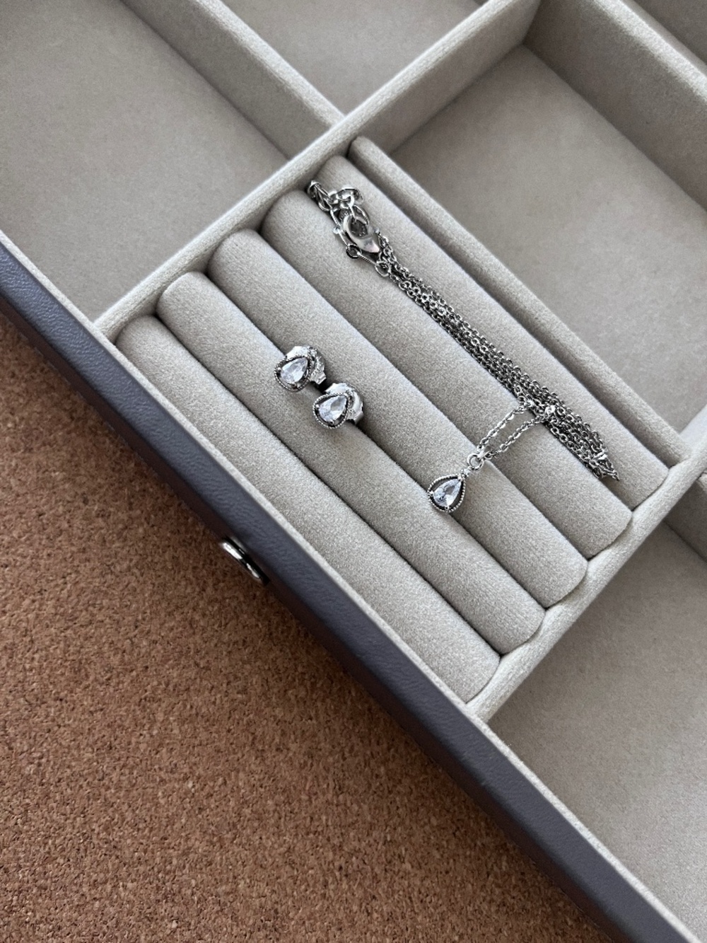 Accessories Set - Picture 1 of 3